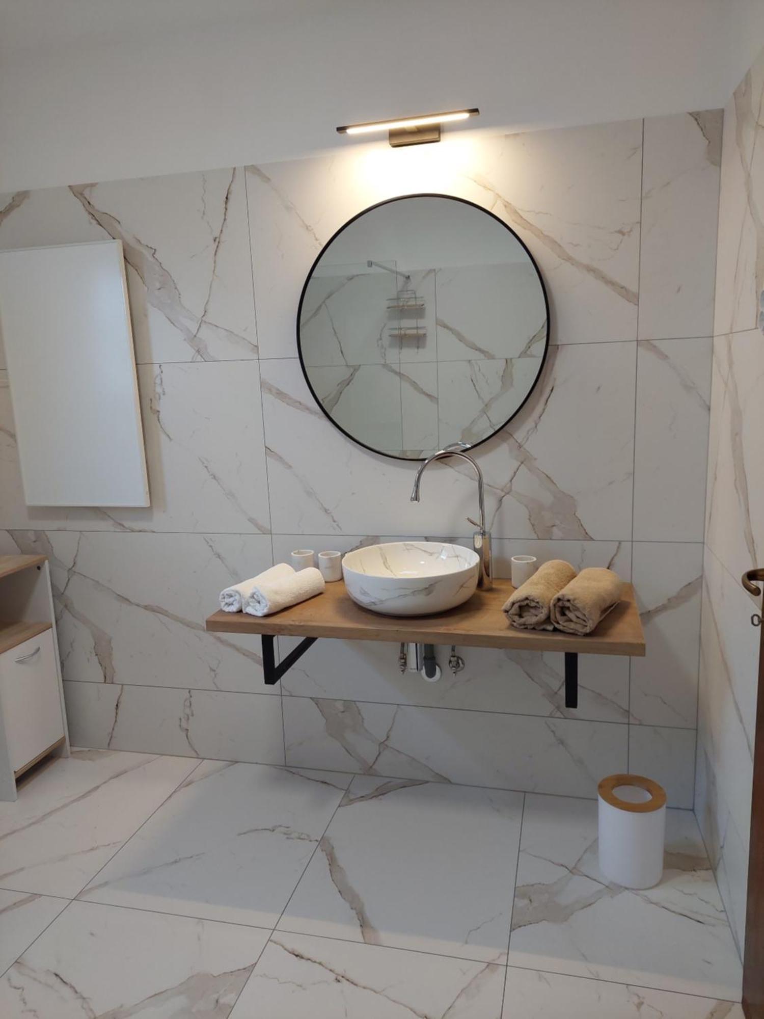 Apartman Marija II 奥米沙利 外观 照片